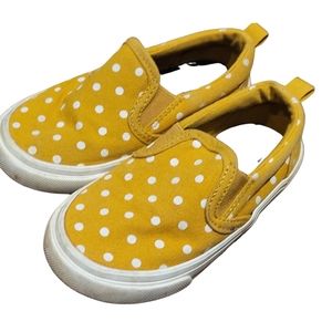 3/$20 🏷 Old Navy Toddler Slip On Shoes Size 6